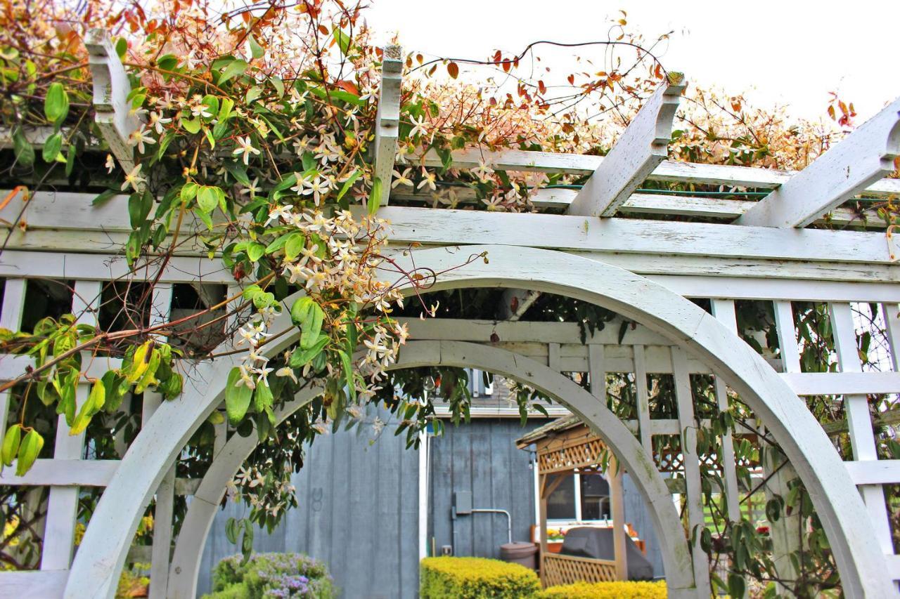 Dungeness Barn House Bed And Breakfast At Two Crows Farm Sequim Εξωτερικό φωτογραφία